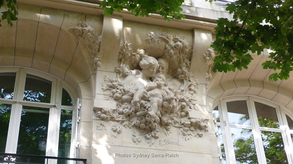 L amour  Immeuble Bd Raspail 14eme arrdt Paris 1.JPG - La naissance. Immeuble Bd Raspail 14ème arrondissement Paris.